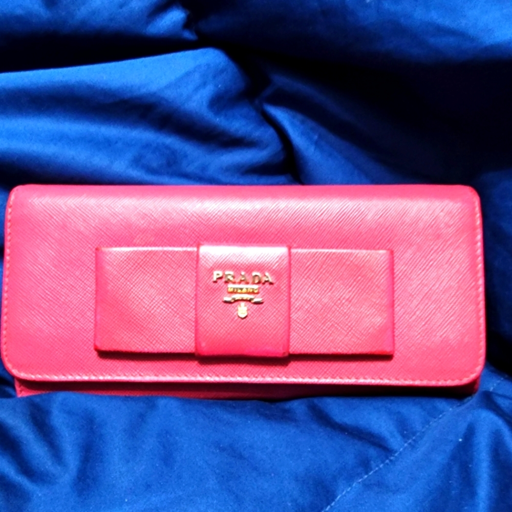EUC+Auth.Card 🤩 PRADA SAFFIANO Leather Trifold Wallet